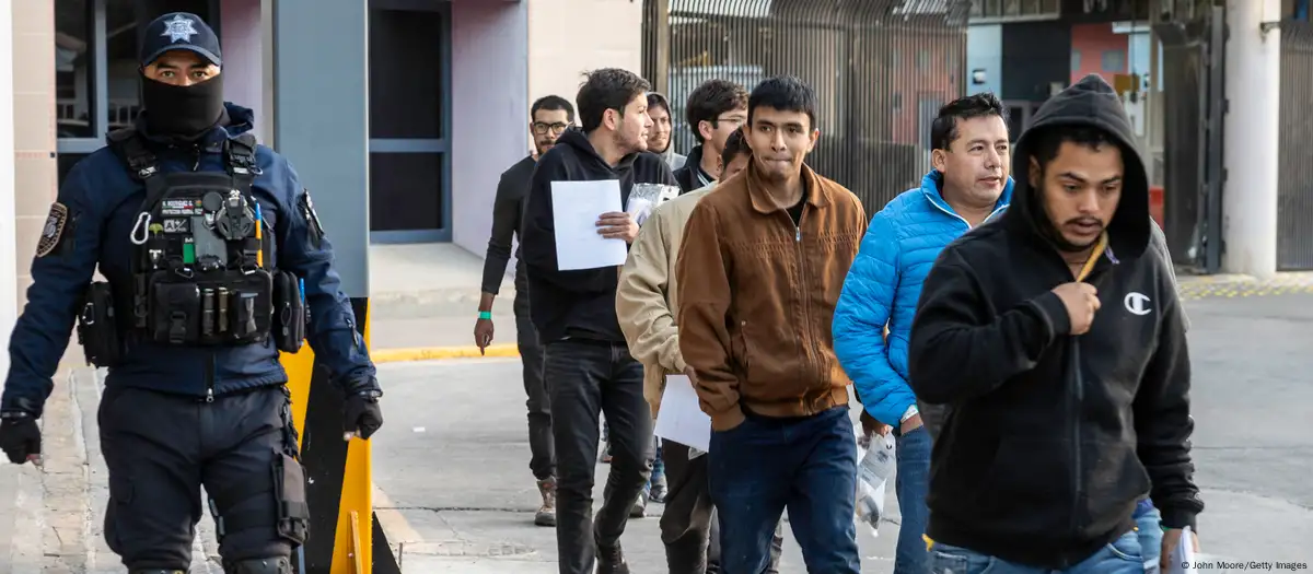 Mexicanos deportados de Estados Unidos. Foto: DW.