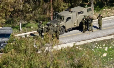 Vehículos militaresy tanques Israelies fueron vistos patrullando en la zona de Nabatieh durante el cese al fuego. Israel ha cometido casi 660 violaciones a la tregua del 27 de noviembre, según medios de prensa. (Imagen de archivo: 25.01.2025) Imagen: Stringer/Anadolu/picture alliance