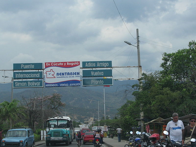 Puente Internacional Simón Bolívar es la principal vía terrestre que comunica a Colombia con Venezuela. Foto: Wikipedia.