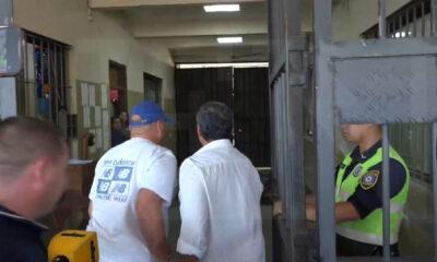 Hugo Javier González ingresando a la cárcel de Tacumbú. Foto: El Nacional.