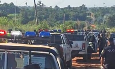 El operativo incluyó un fuerte dispositivo policial. Foto: Captura.