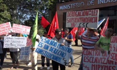 Manifestación frente al Ministerio de Industria y Comercio. Foto: El Nacional.