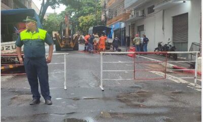 Desde la ESSAP, explicaron que la intervención consiste en la sustitución de antiguas cañerías de metal. Foto: 780 AM