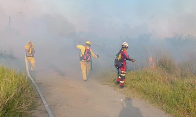 Incendio de Gran magnitud en Capiata, zona Aratiri, ayer, viernes. Foto: Unidad de Rescate y Extinción de Capiatá.