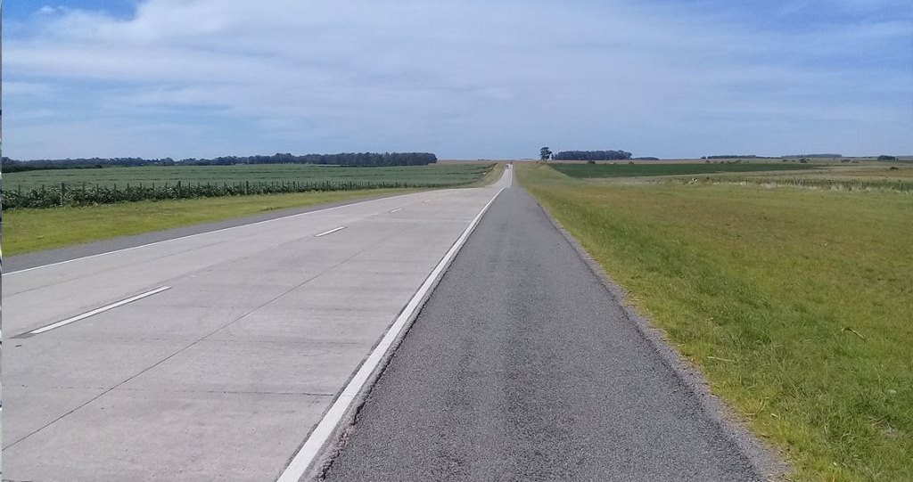 Anuncian construcción de la primera carretera de hormigón en Paraguay, en el tramo de la ruta PY05 que conecta Pozo Colorado con Concepción. Foto: Gentileza.