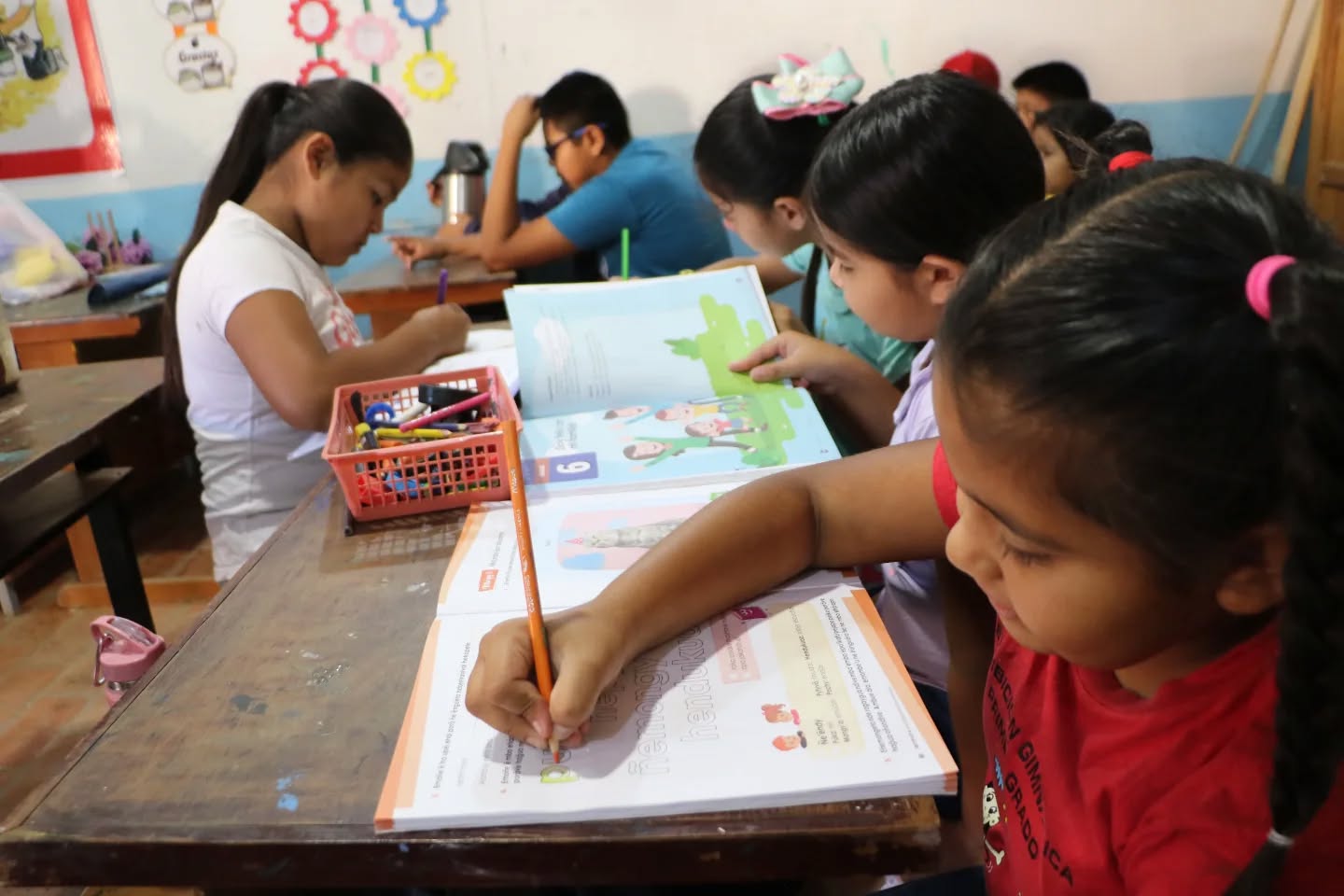 Niños en clase. Foto: MEC.