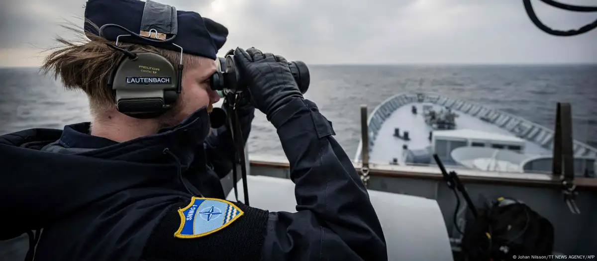 La Guardia Costera de Suecia envió un barco para apoyar la investigación por la rotura de un nuevo cable submarino cerca de la isla de Gotland, en la zona de influencia económica sueca en el mar Báltico. Foto:DW.