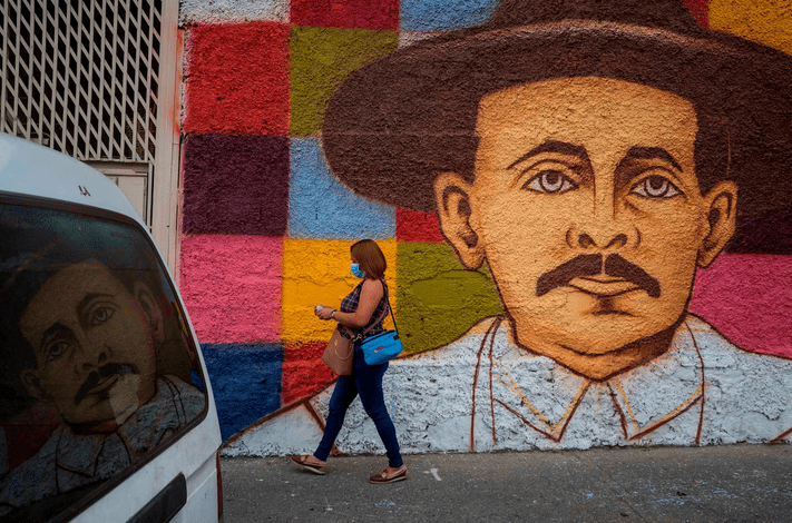 José Gregorio Hernández era conocido como el "médico de los pobres" y dedicó su vida al cuidado de los más vulnerables. Foto: Infobae.