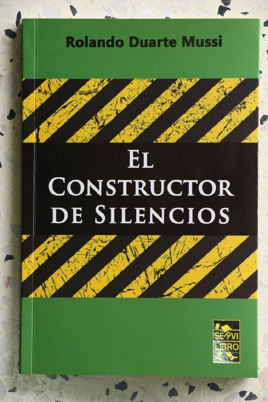 Tapa de El constructor de silencios de Tapa de "Múrice" de Rolando Duarte Mussi. Cortesía