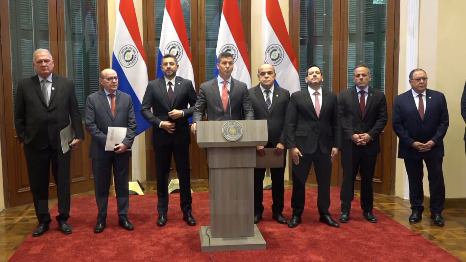 Cumbre de Poderes: Emiliano Rolón, César Diésel, Pedro Alliana, Santiago Peña, Basilio Núñez, Raúl Latorre, Camilo Benítez y José Alberto Alderete. Foto: El Nacional.