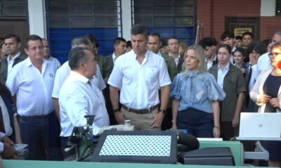 Santiago Peña durante el primer día de clases. Foto: El Nacional.