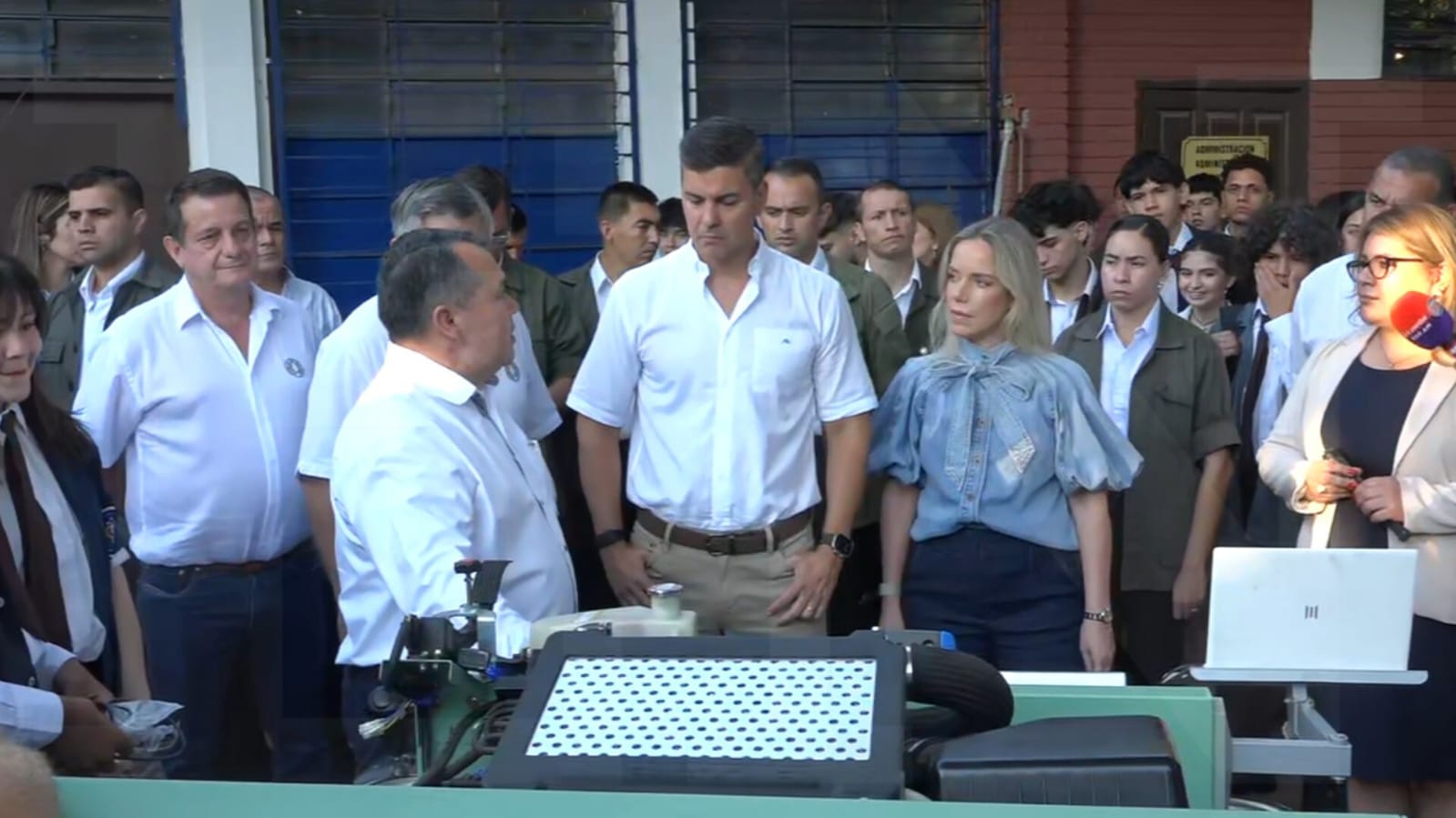 Santiago Peña durante el primer día de clases. Foto: El Nacional.