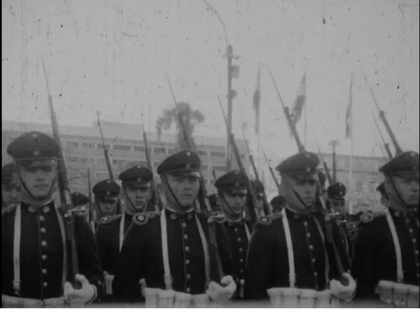 Captura de "Bajo las banderas, el sol". Cortesía