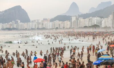 Las aguas del océano Atlántico presentan temperaturas más altas de lo esperable, por lo que no generan un viento fresco sino, en su lugar, una brisa cálida (EFE)./Infobae