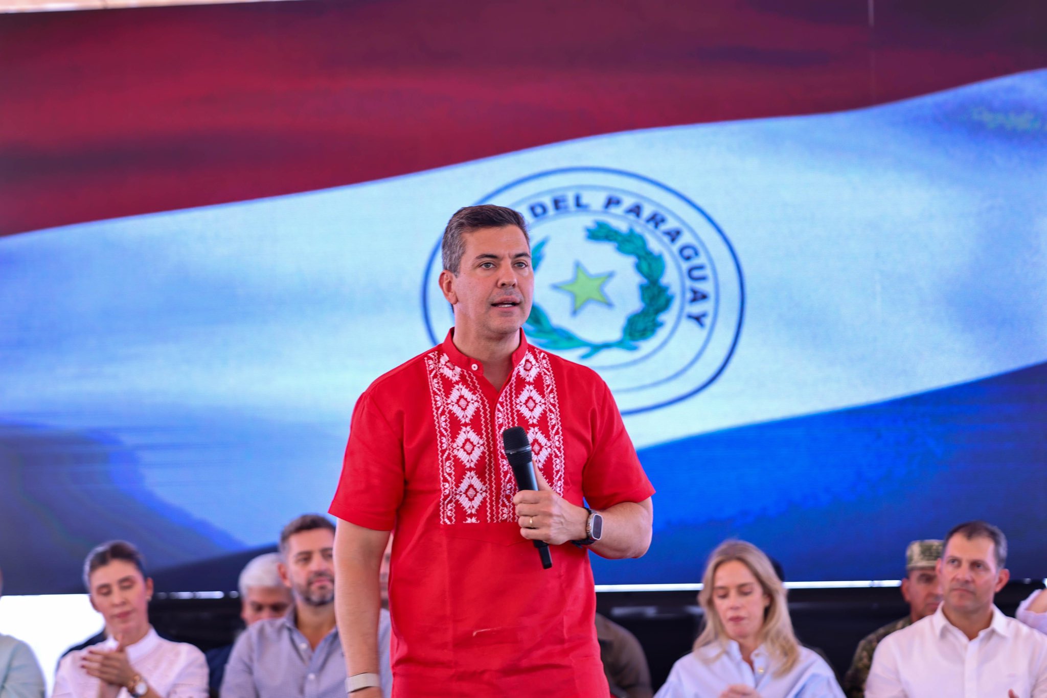 Santiago Peña en un acto de gobierno en Paraguarí. Foto: Gentileza.