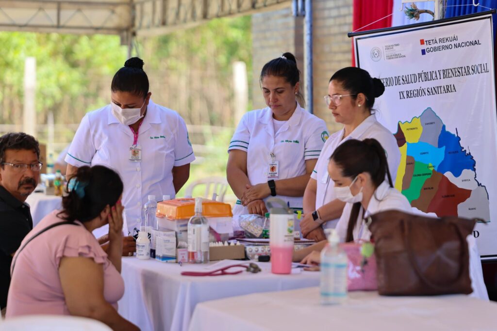 Servicio de salud durante un acto de gobierno en Paraguarí. Foto: Gentileza.