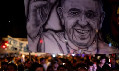 La marcha por Francisco fue solemne, sin cantos, consignas ni tambores. Foto: DW