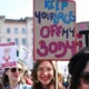 Mujeres protestan en Berlín, Alemania, en el marco del Día Internacional de la Mujer. Foto: DW