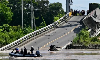 El puente colgante colapsado en el río Magro, en la provincia de Guayas, Ecuador. Foto: DW.