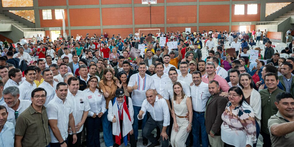 Santiago Peña durante un acto político. Foto: Gentileza.