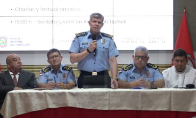 Carlos Giménez y su equipo de trabajo. Foto: Gentileza.